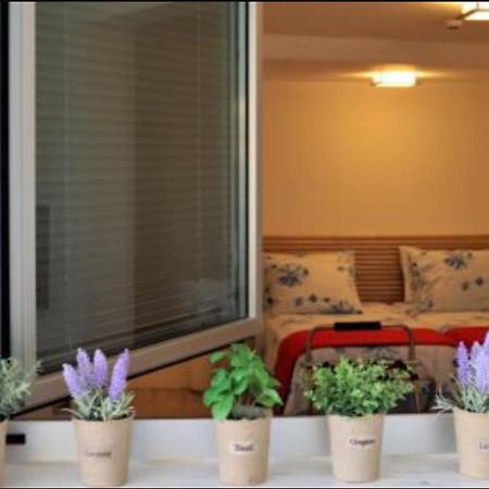 Red Cozy Stay Limassol Eksteriør billede
