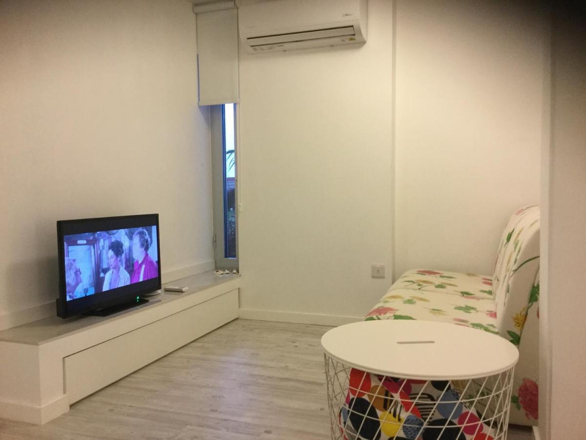 Red Cozy Stay Limassol Eksteriør billede