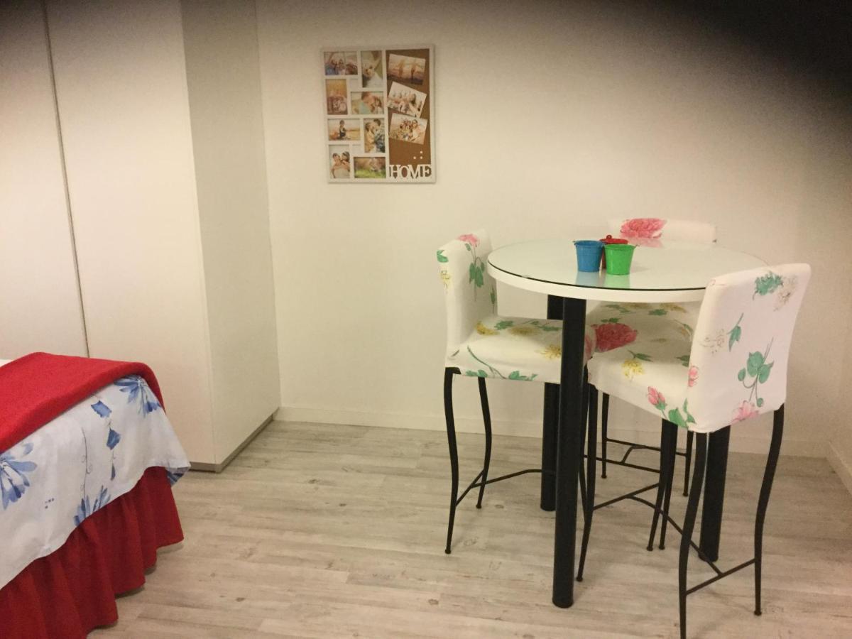 Red Cozy Stay Limassol Eksteriør billede