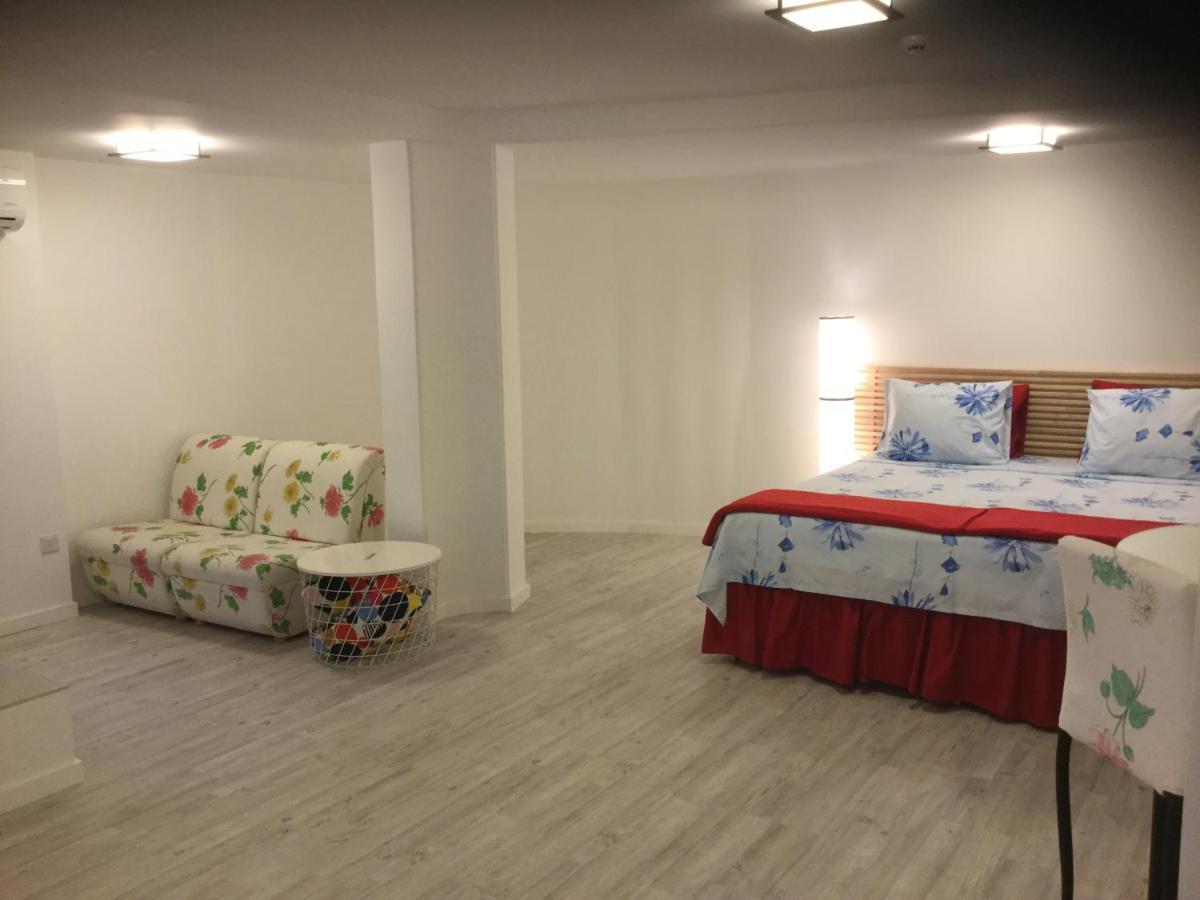 Red Cozy Stay Limassol Eksteriør billede